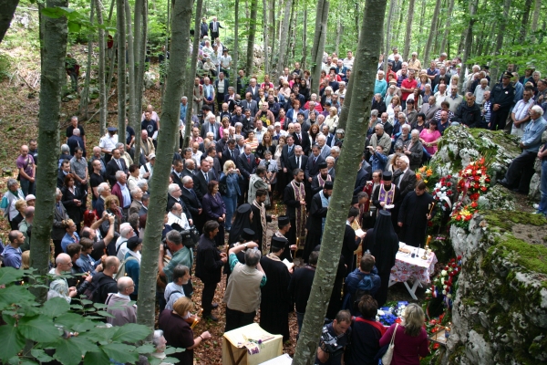 На Јадовну 26 јуна 2010. - Прво обиљежавање Дана сјећања на Јадовно 1941.